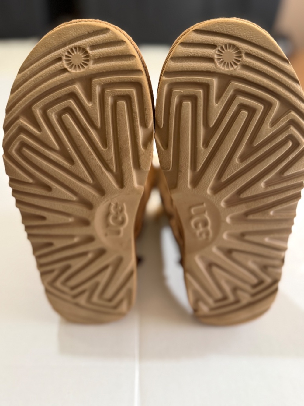 Girls UGG Bailey Bow ll Boot size 2 - Picture 5 of 13